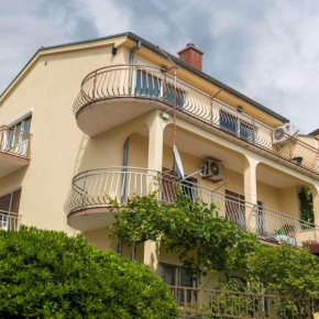 Apartments with WiFi Crikvenica - 17497, Crikvenica